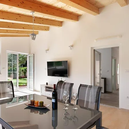 Hana-stunning Peninsula- With Hot Tub Casa vacanze Banjole