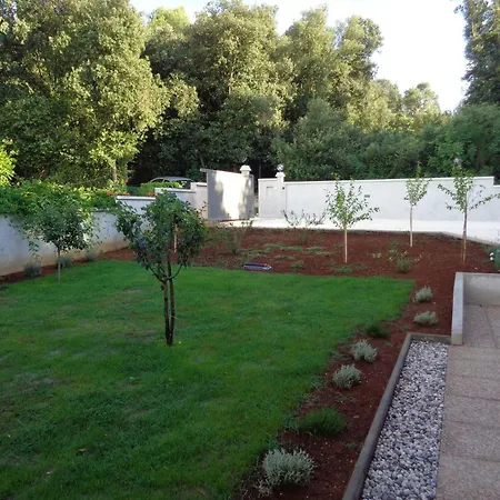 Hana-stunning Peninsula- With Hot Tub